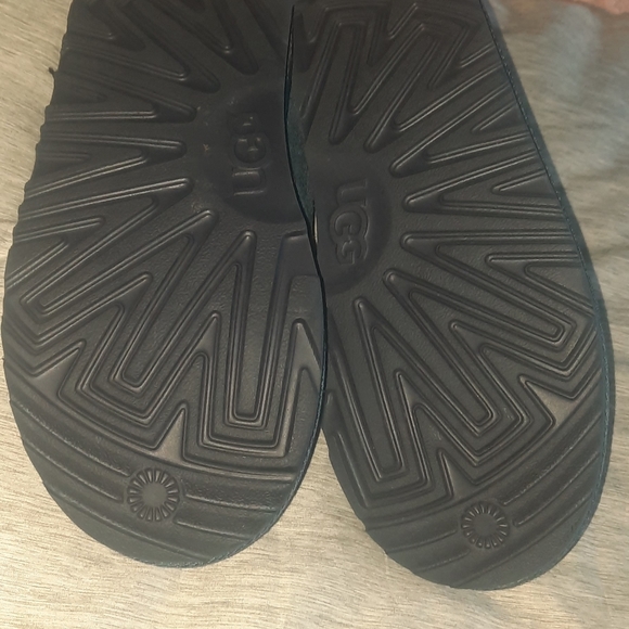 Ugg Tazman slippers, youth size 2, color navy blue, - Picture 5 of 9